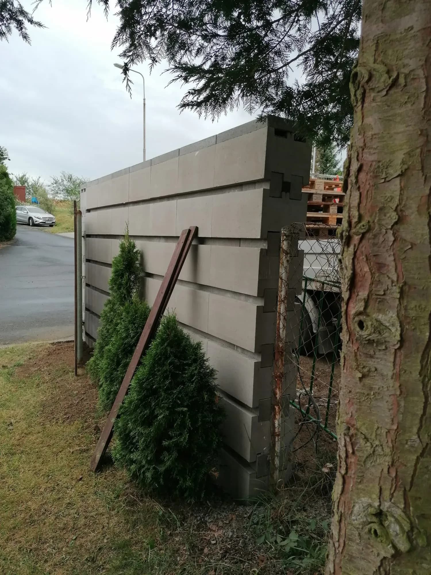 Zděný plot — realizace na klíč od FRIMATSTAVO