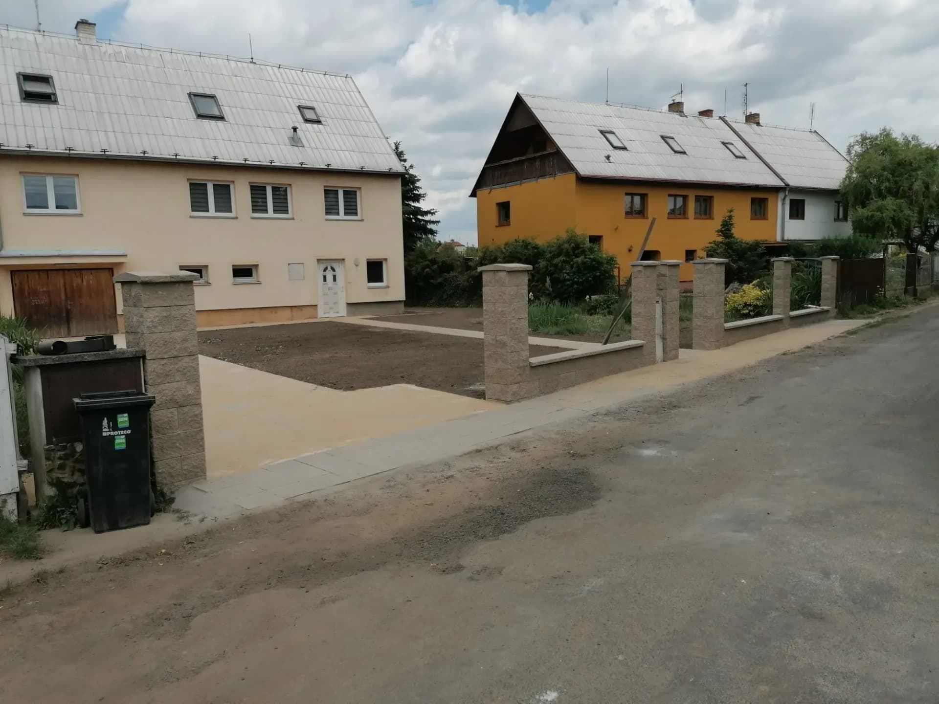 Zděný plot — realizace na klíč od FRIMATSTAVO