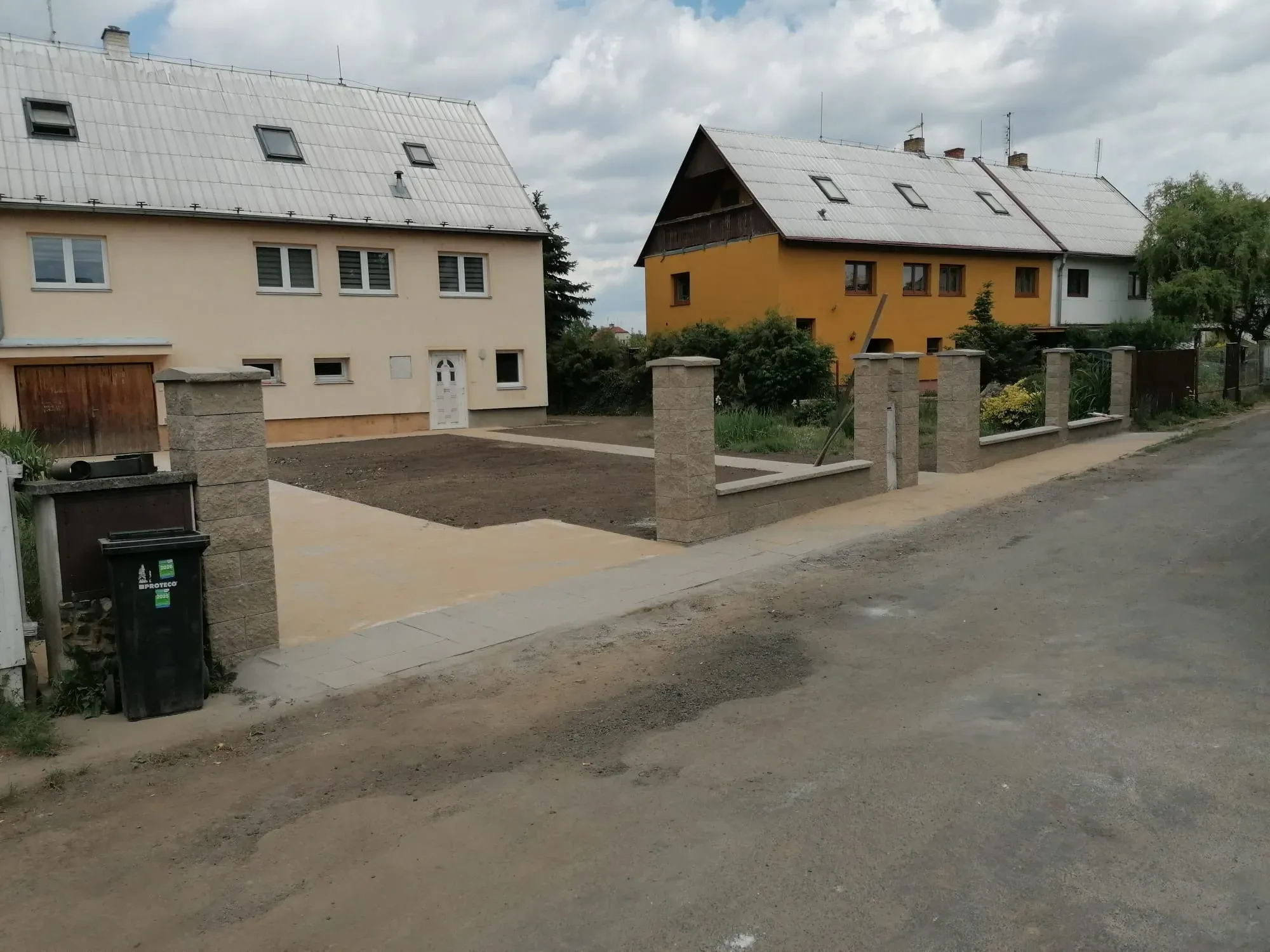 Zděný plot — realizace na klíč od FRIMATSTAVO
